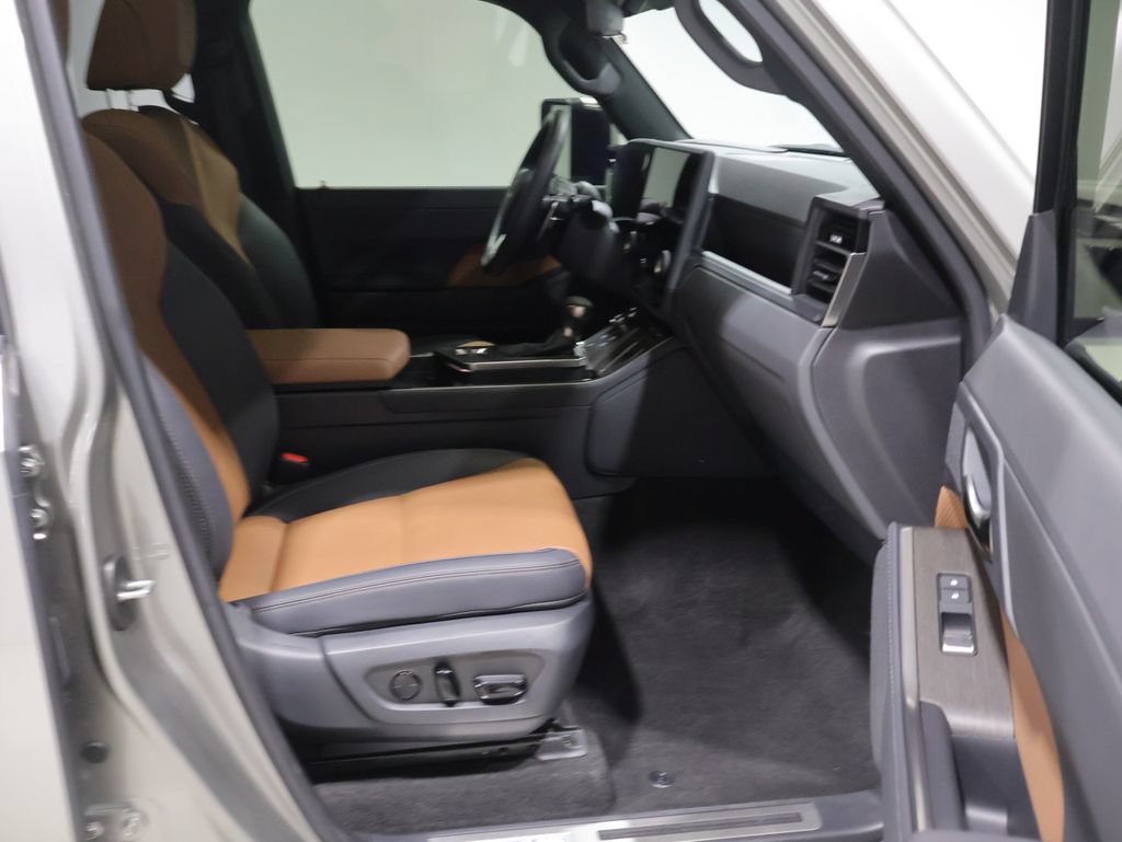 Used 2025 Lexus GX 550 AWD/4WD image 21