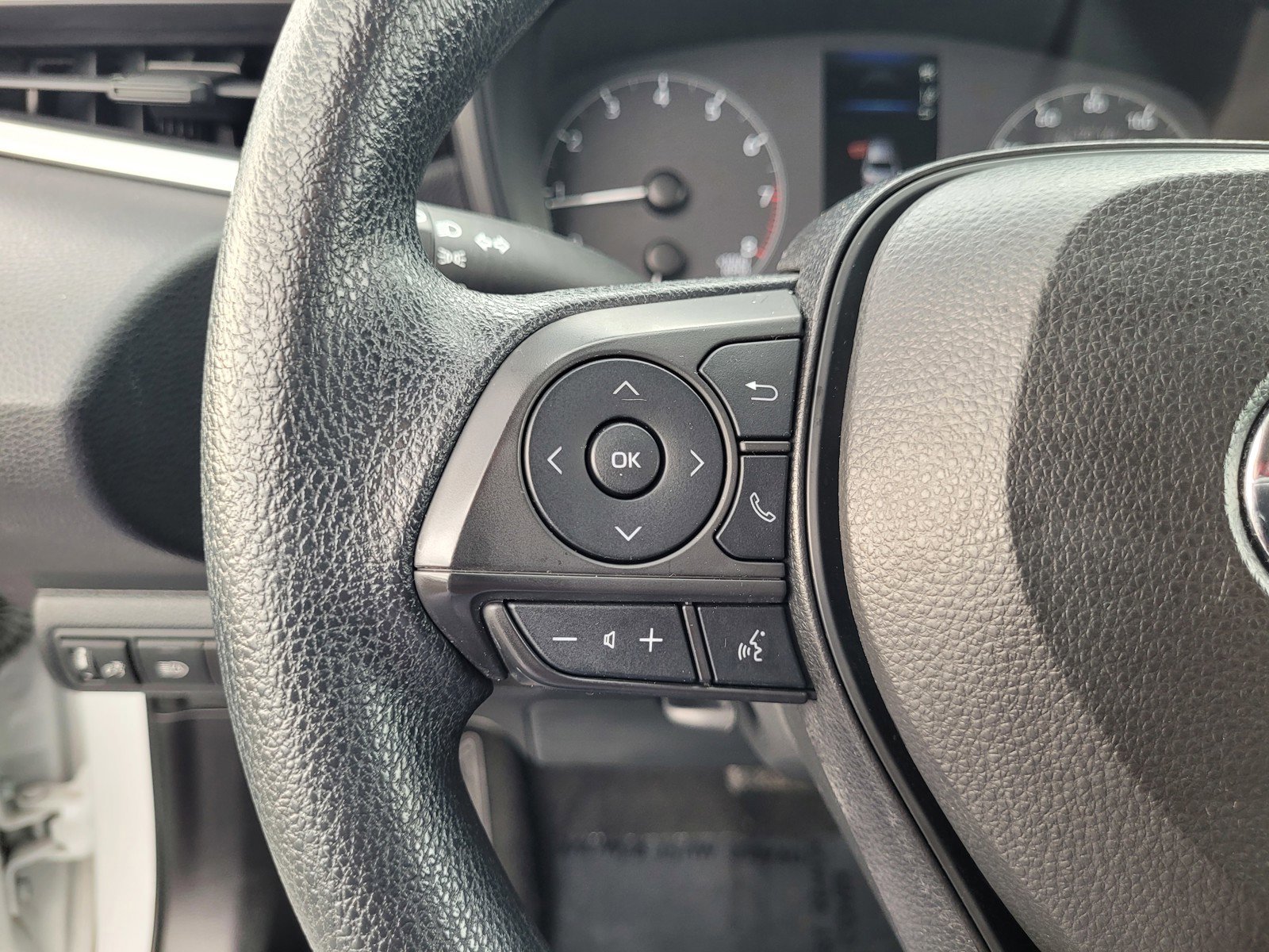 Used 2024 Toyota Corolla LE image 22