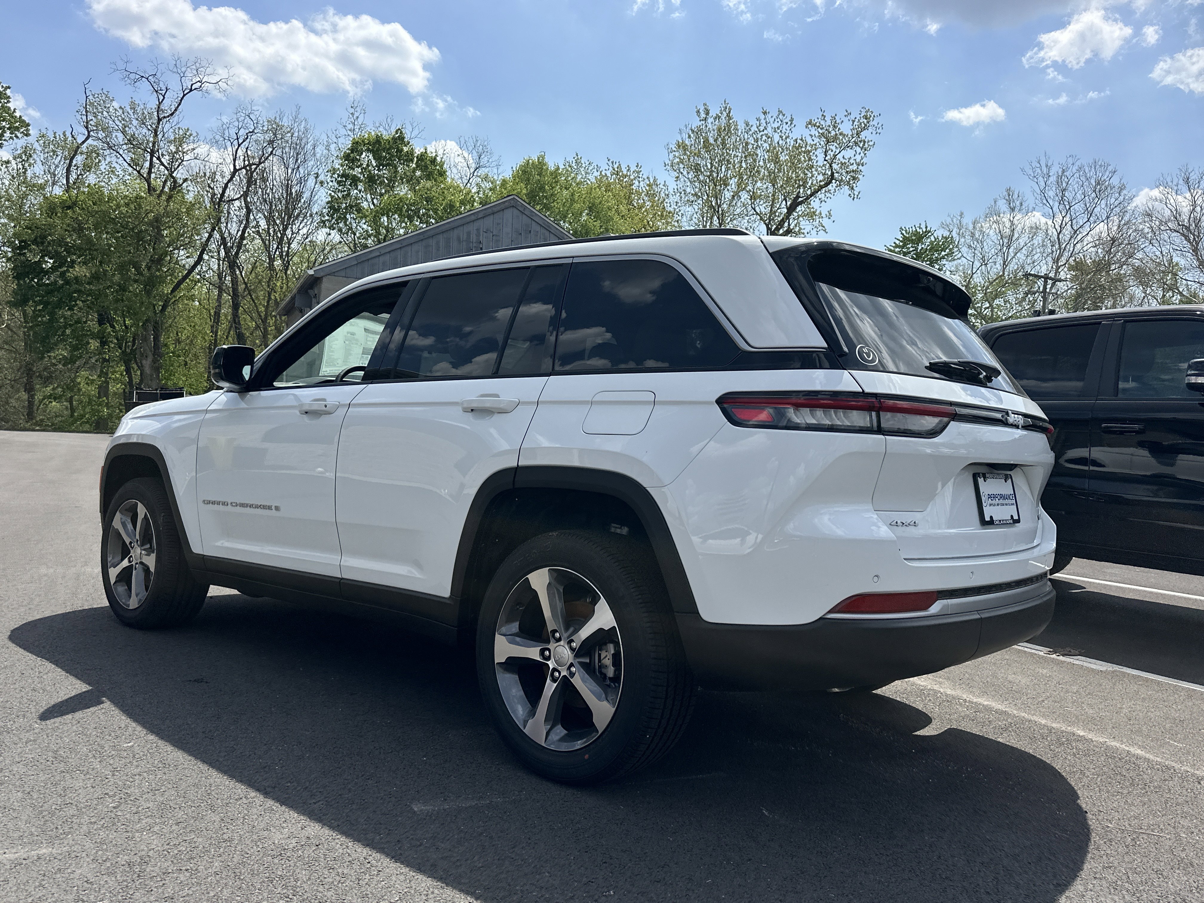 New 2026 Jeep Grand Cherokee Limited w/ Luxury Tech Group II AWD/4WD image 21