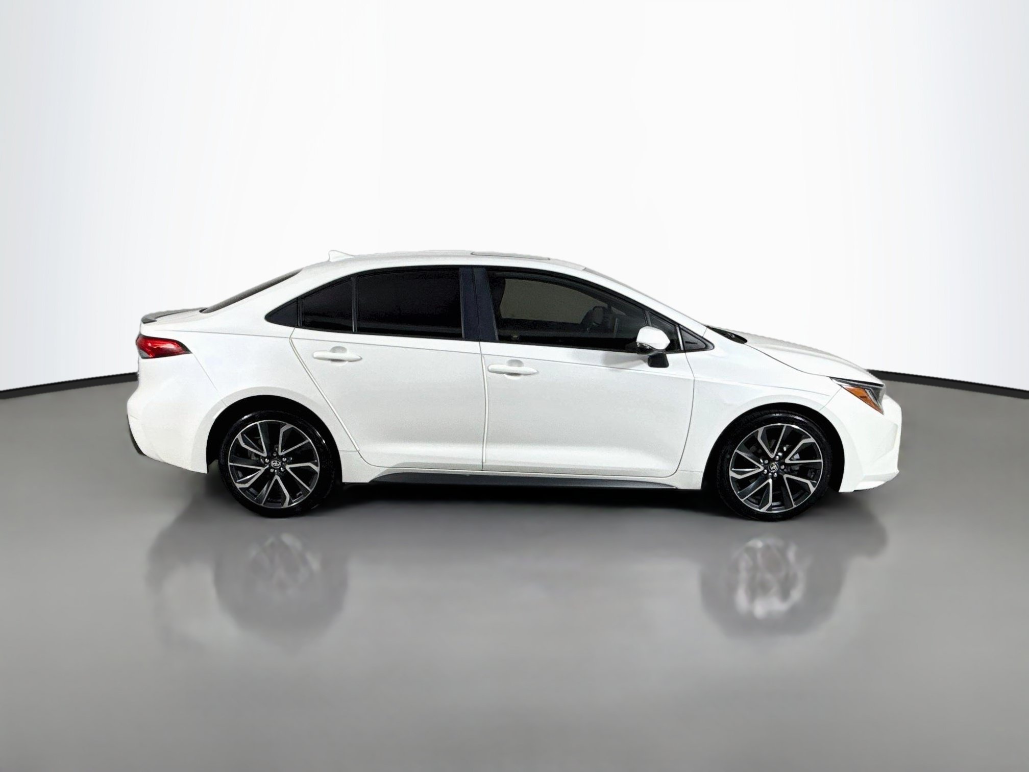 Used 2020 Toyota Corolla XSE FWD image 11