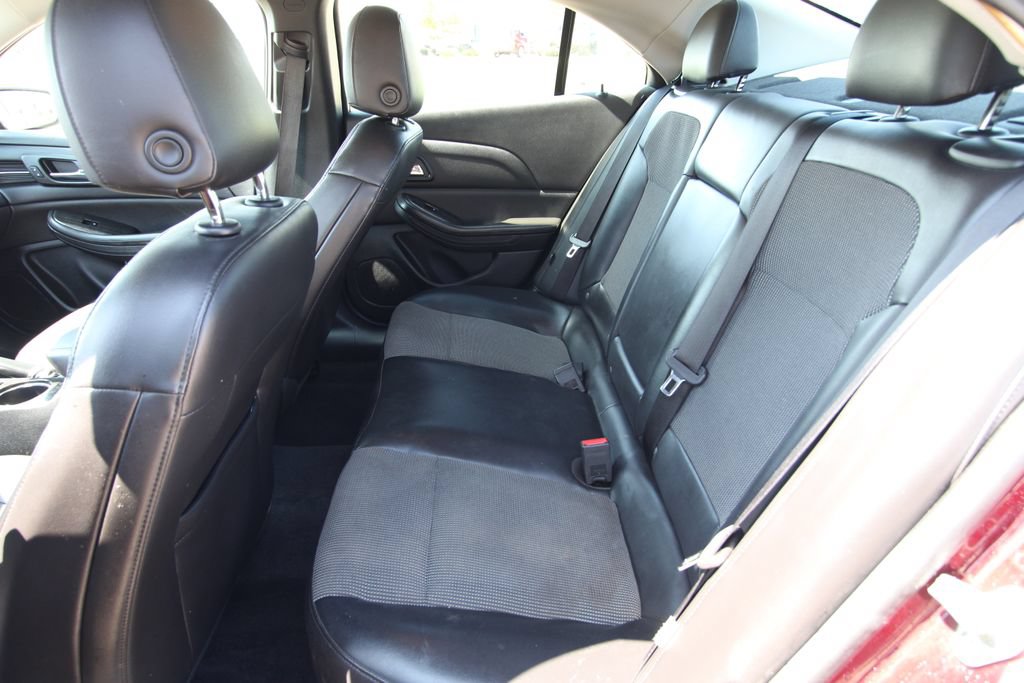 Used 2015 Chevrolet Malibu LT w/ Power Convenience Package FWD image 7