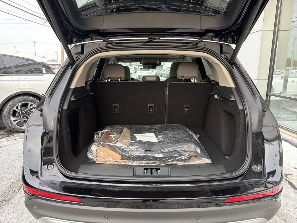 New 2026 Lincoln Corsair Premiere AWD/4WD image 12