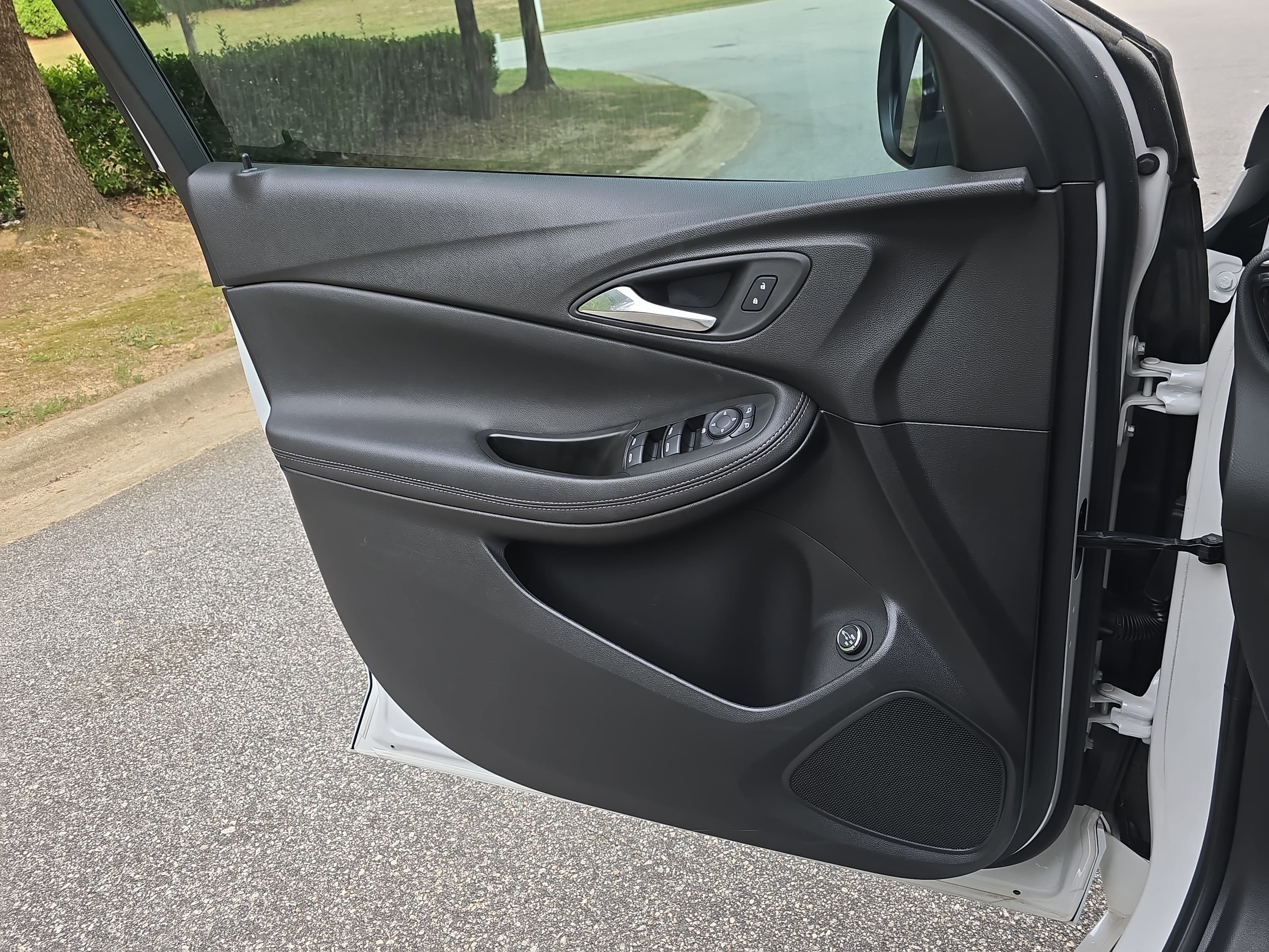 Used 2023 Buick Encore GX Select w/ Sport Touring Package FWD image 26