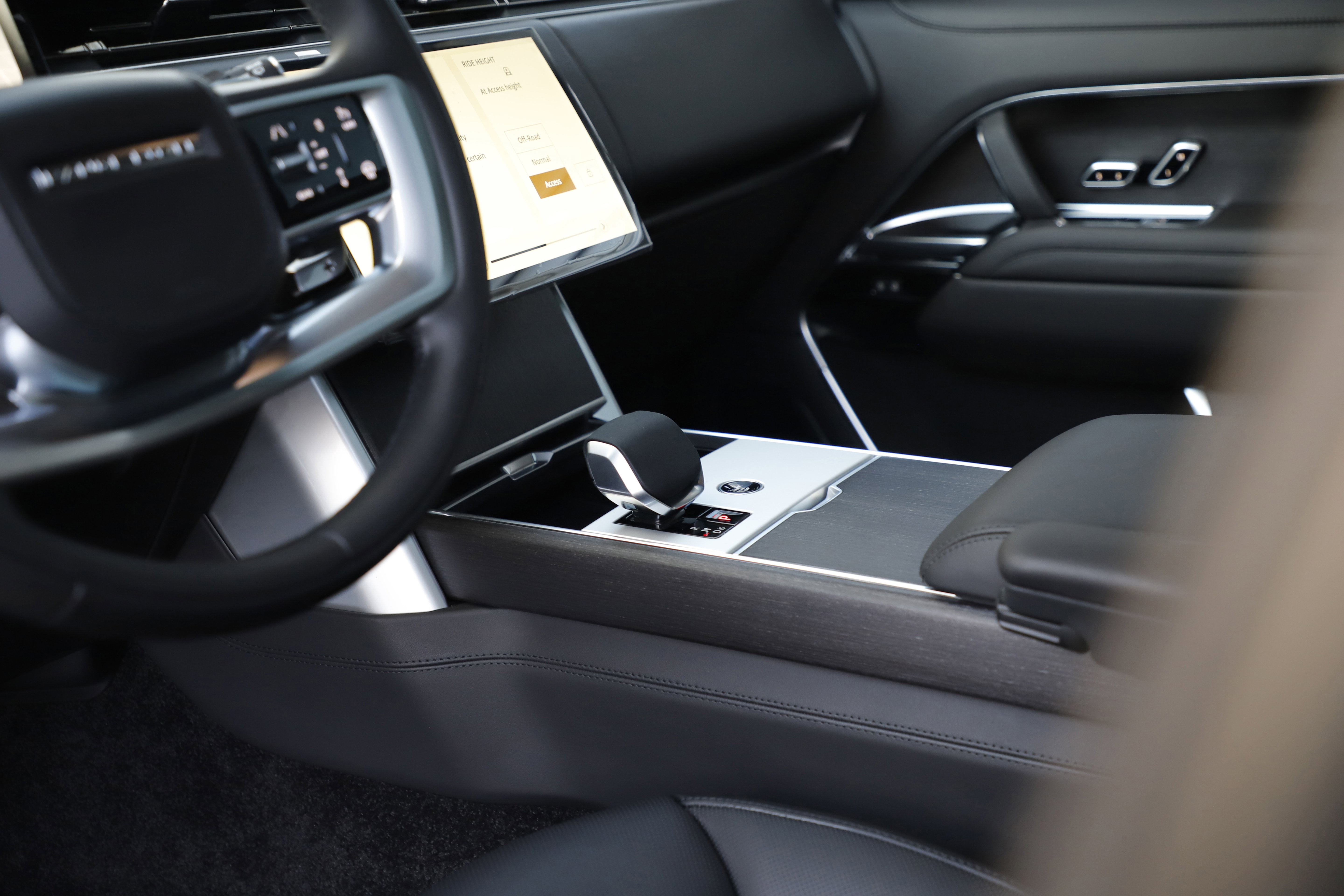 New 2026 Land Rover Range Rover SE AWD/4WD image 18