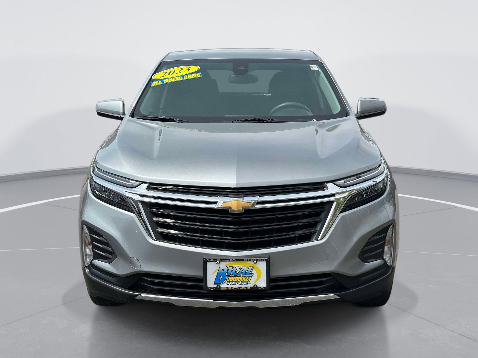 Used 2023 Chevrolet Equinox LT AWD/4WD image 2