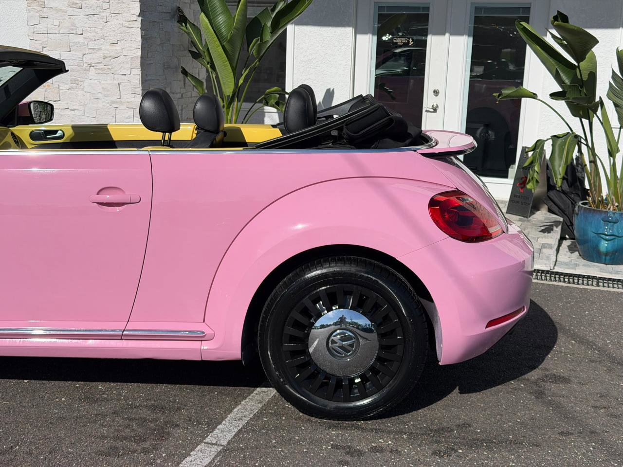 Used 2014 Volkswagen Beetle 1.8T FWD image 9