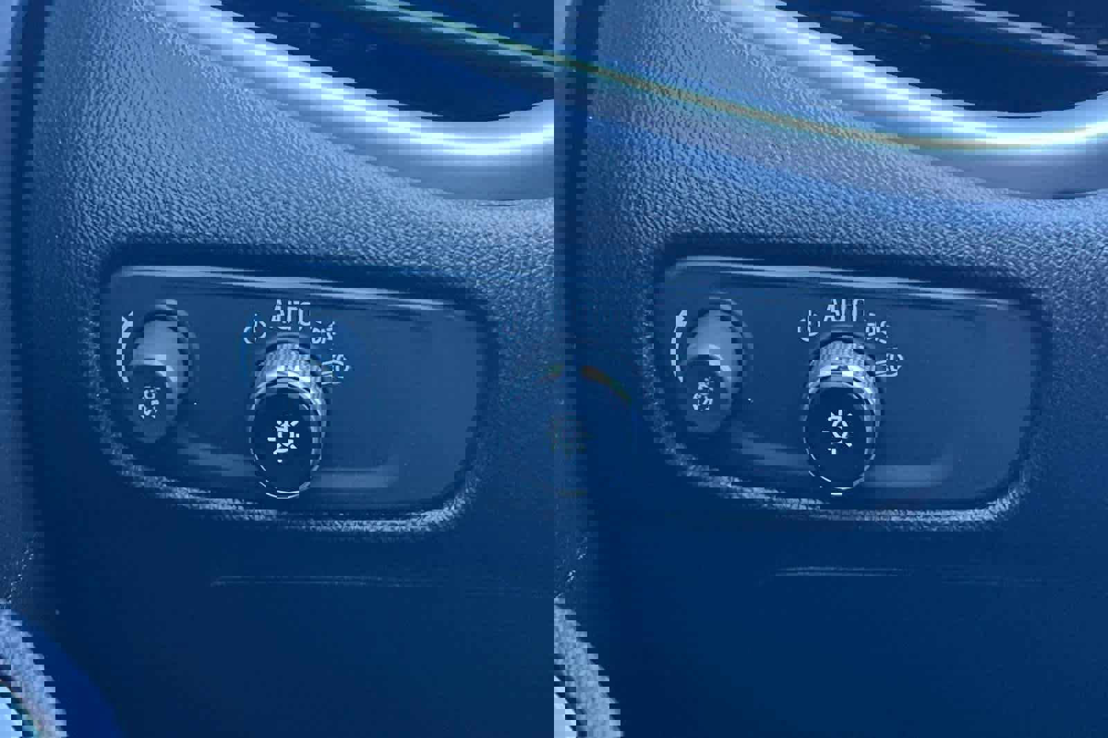 Used 2024 Chevrolet Malibu LT image 32