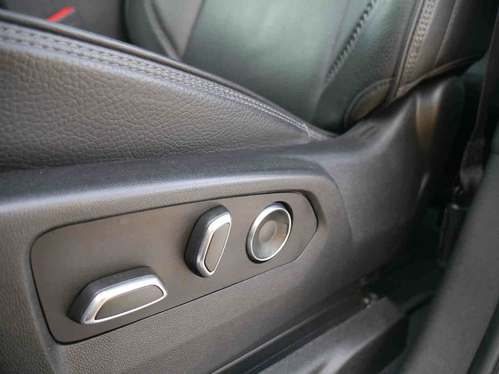 Used 2024 GMC Yukon XL Denali AWD/4WD image 28