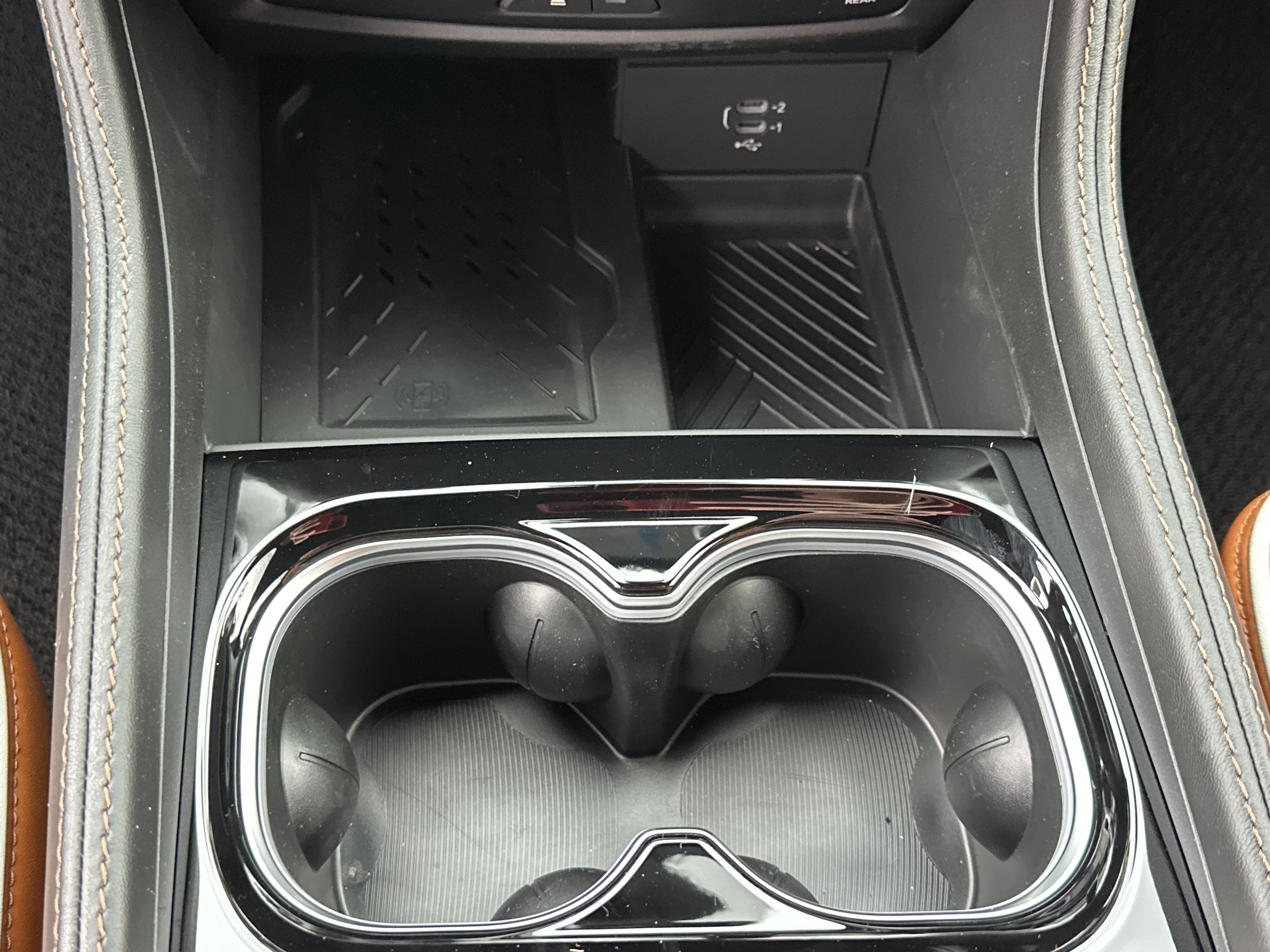 New 2026 Chrysler Pacifica Pinnacle image 4