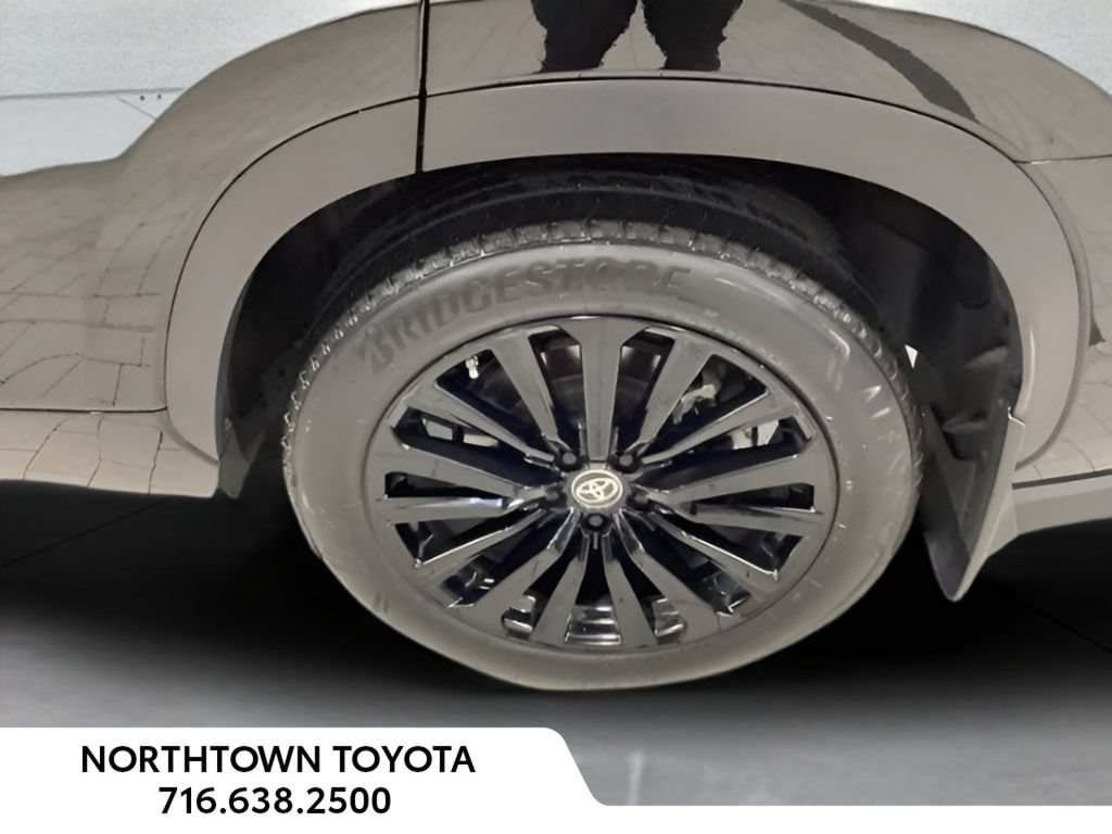 Used 2023 Toyota Highlander XSE AWD/4WD image 22