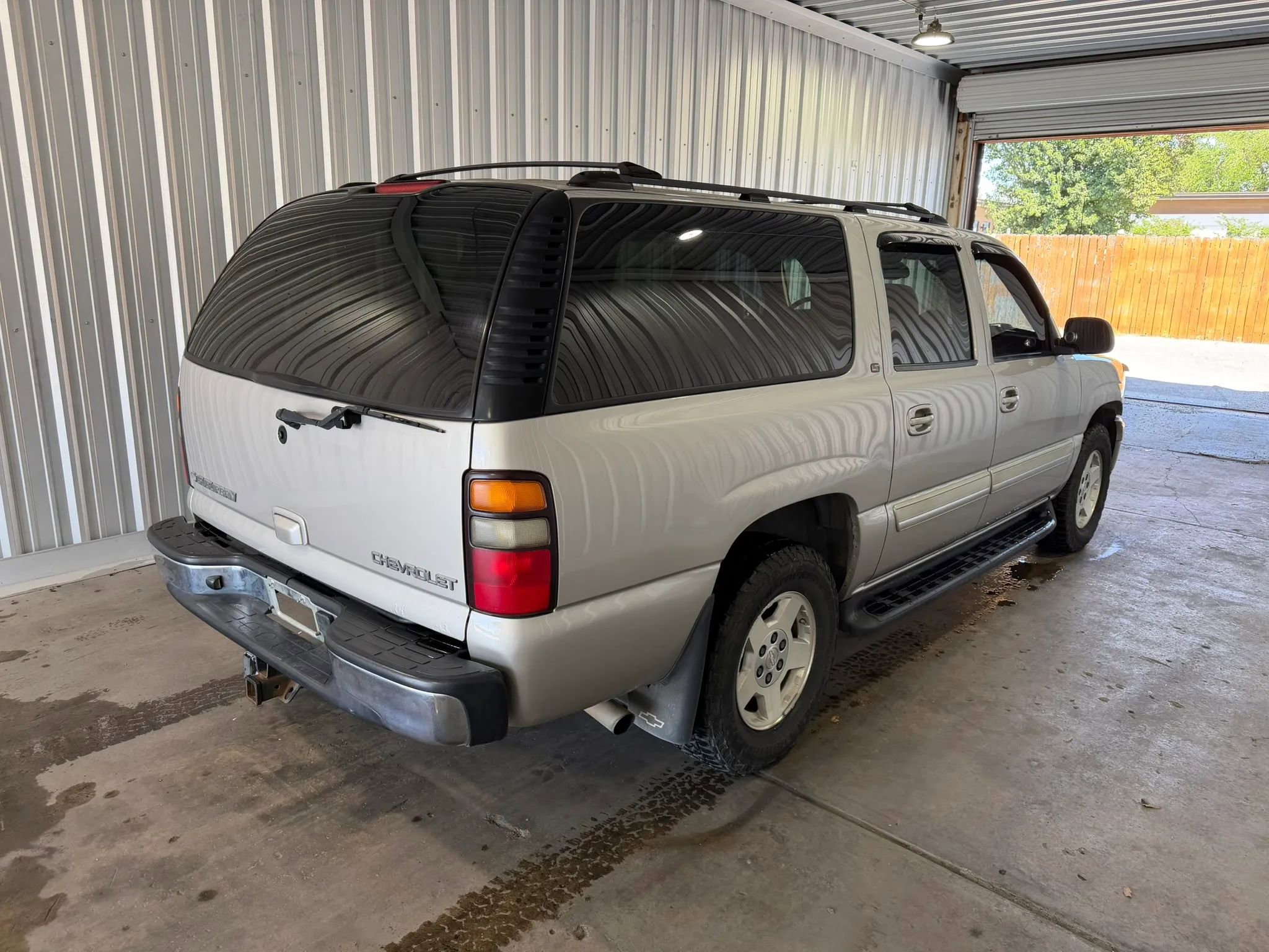 Used 2004 Chevrolet Suburban LT w/ Preferred Equipment Group image 5