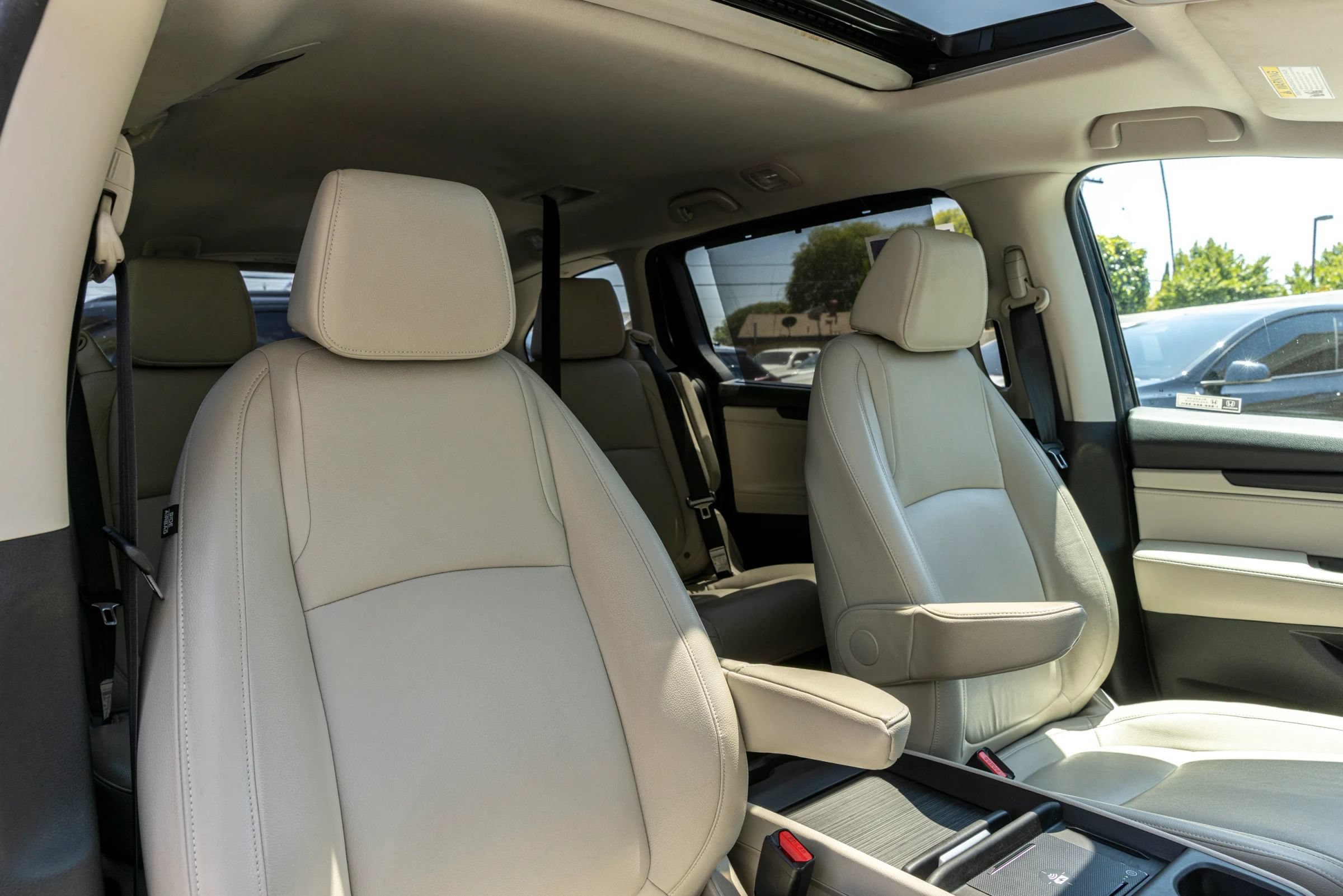 Used 2025 Honda Odyssey EX-L image 30