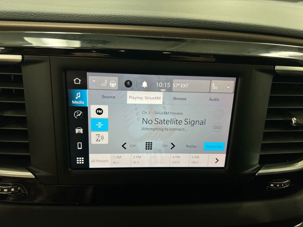 Used 2023 Chrysler Voyager LX image 14