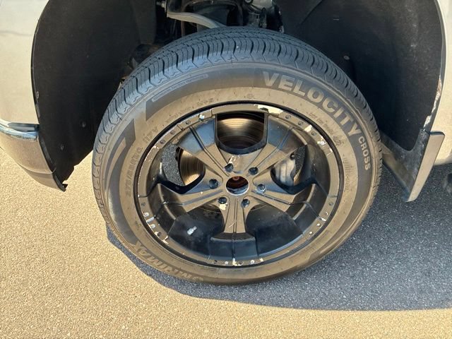 Used 2019 Chevrolet Silverado 1500 Custom Trail Boss w/ Custom Convenience Package AWD/4WD image 11