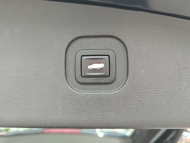 Used 2016 Chevrolet Equinox LTZ w/ Enhanced Convenience Package AWD/4WD image 21