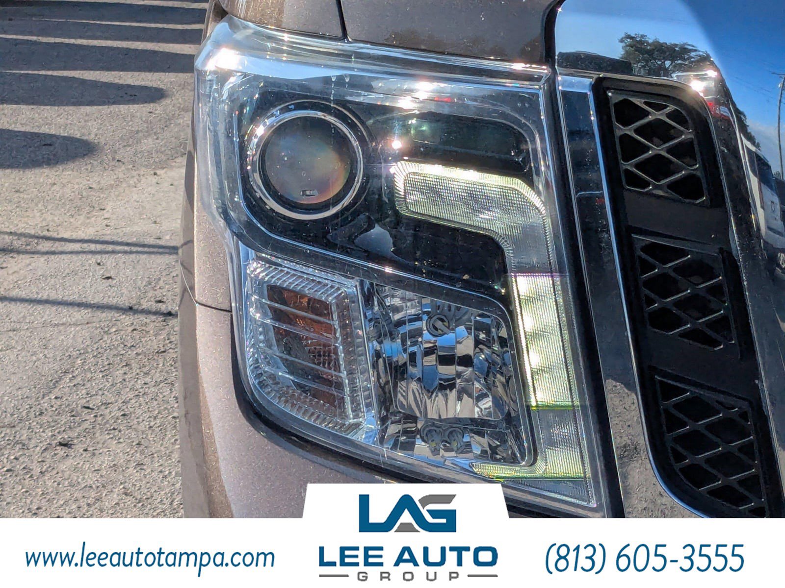 Used 2018 Nissan Titan SL image 9