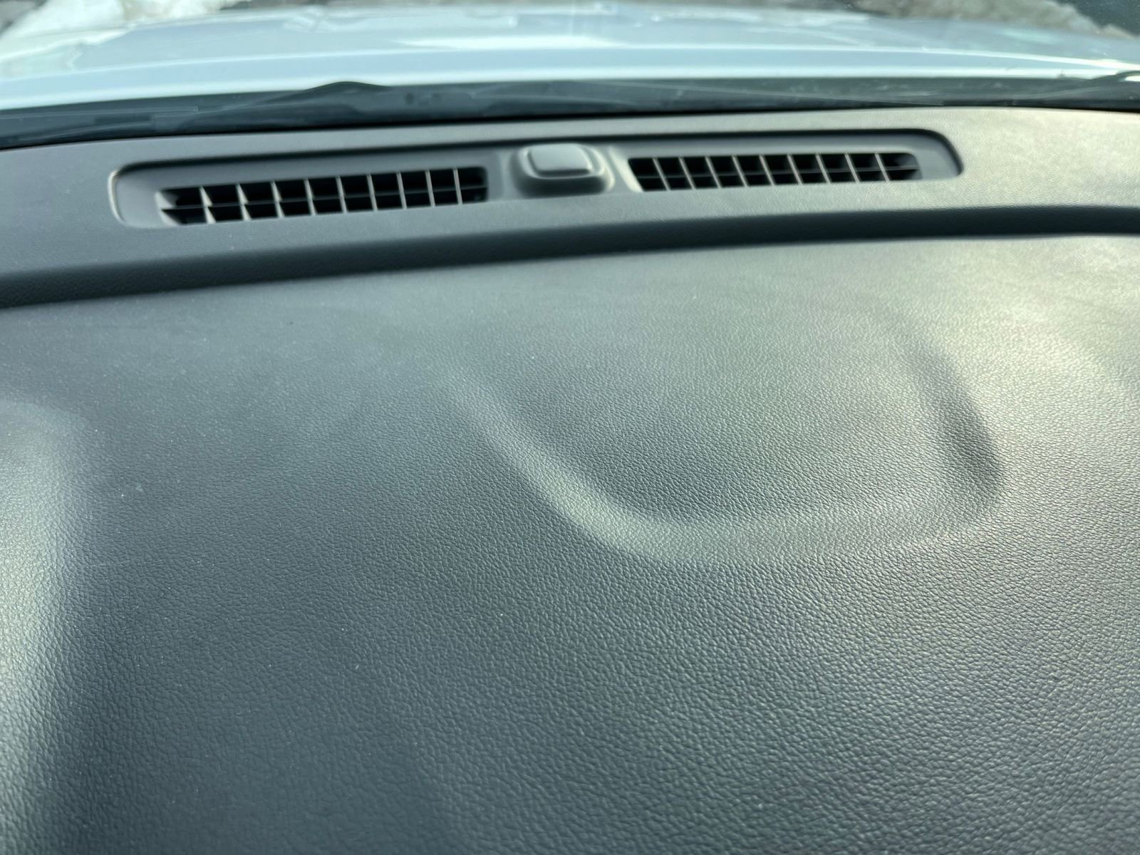 Used 2024 GMC Terrain SLT image 17