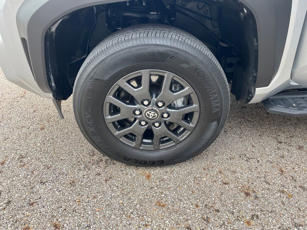 Used 2025 Toyota 4Runner SR5 image 29