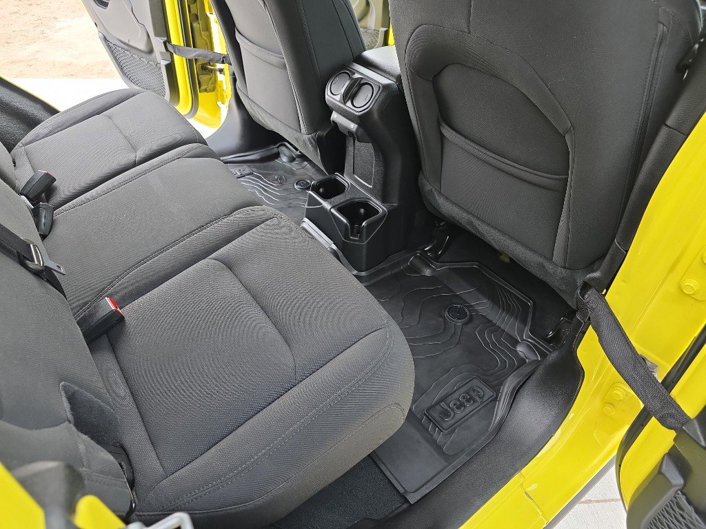 Used 2022 Jeep Wrangler Unlimited Sport image 17