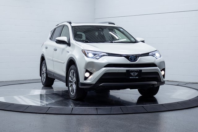 Used 2017 Toyota RAV4 Limited image 4