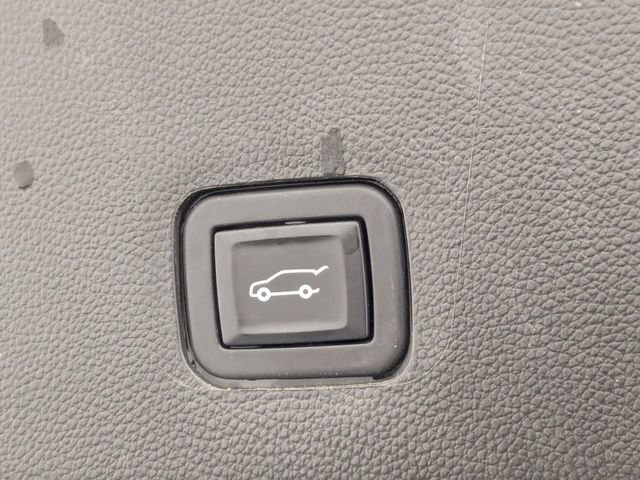 Used 2020 Chevrolet Traverse Premier image 33