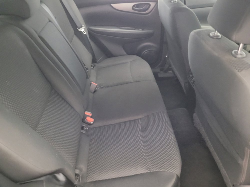 Used 2018 Nissan Rogue Sport S image 19