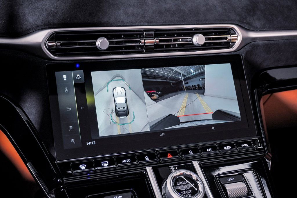 New 2026 Aston Martin V8 Vantage Roadster image 32