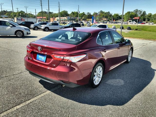 Used 2020 Toyota Camry LE FWD image 5