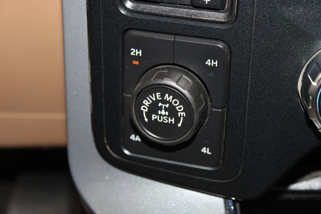 Used 2023 Ford F150 Lariat w/ Trailer Tow Package image 42