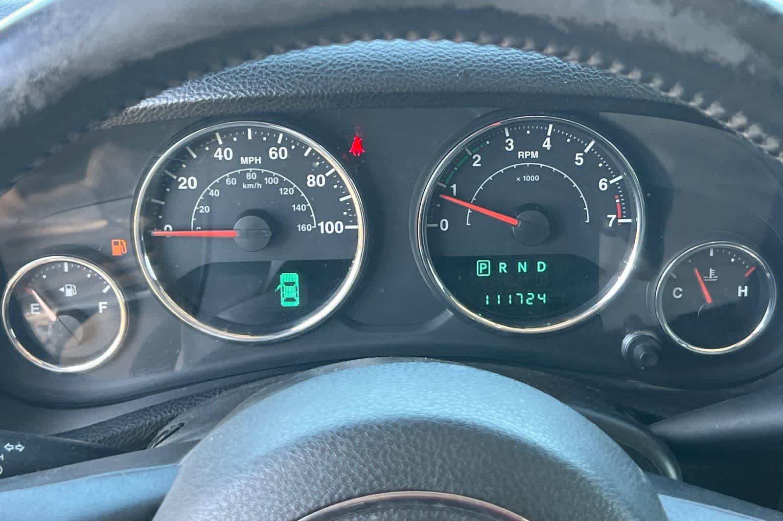 Used 2014 Jeep Wrangler Unlimited Sahara w/ Connectivity Group AWD/4WD image 25