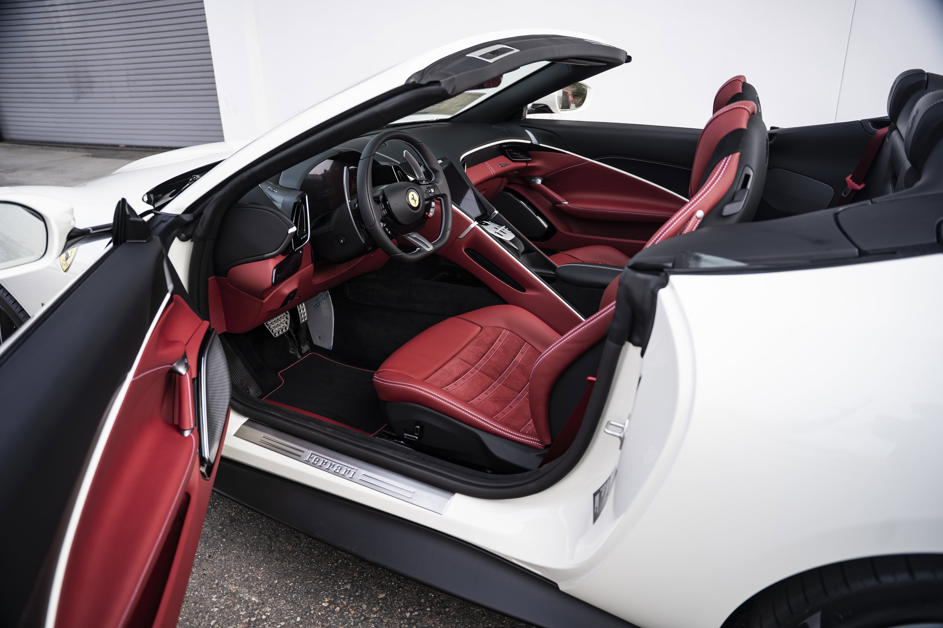 Used 2026 Ferrari Roma Spider RWD image 31