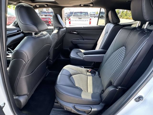 Used 2024 Toyota Highlander XSE AWD/4WD image 18