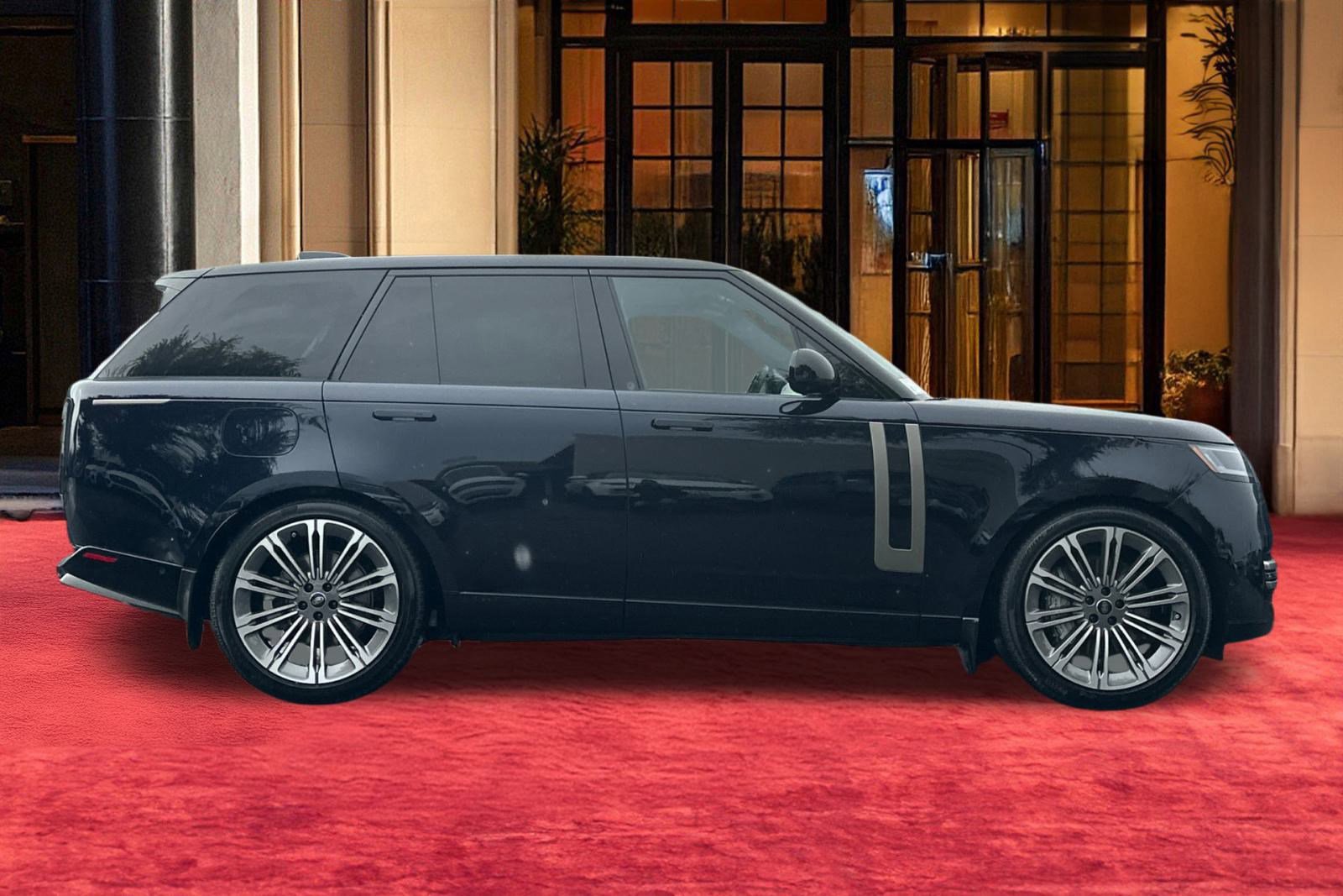 New 2025 Land Rover Range Rover SE image 9