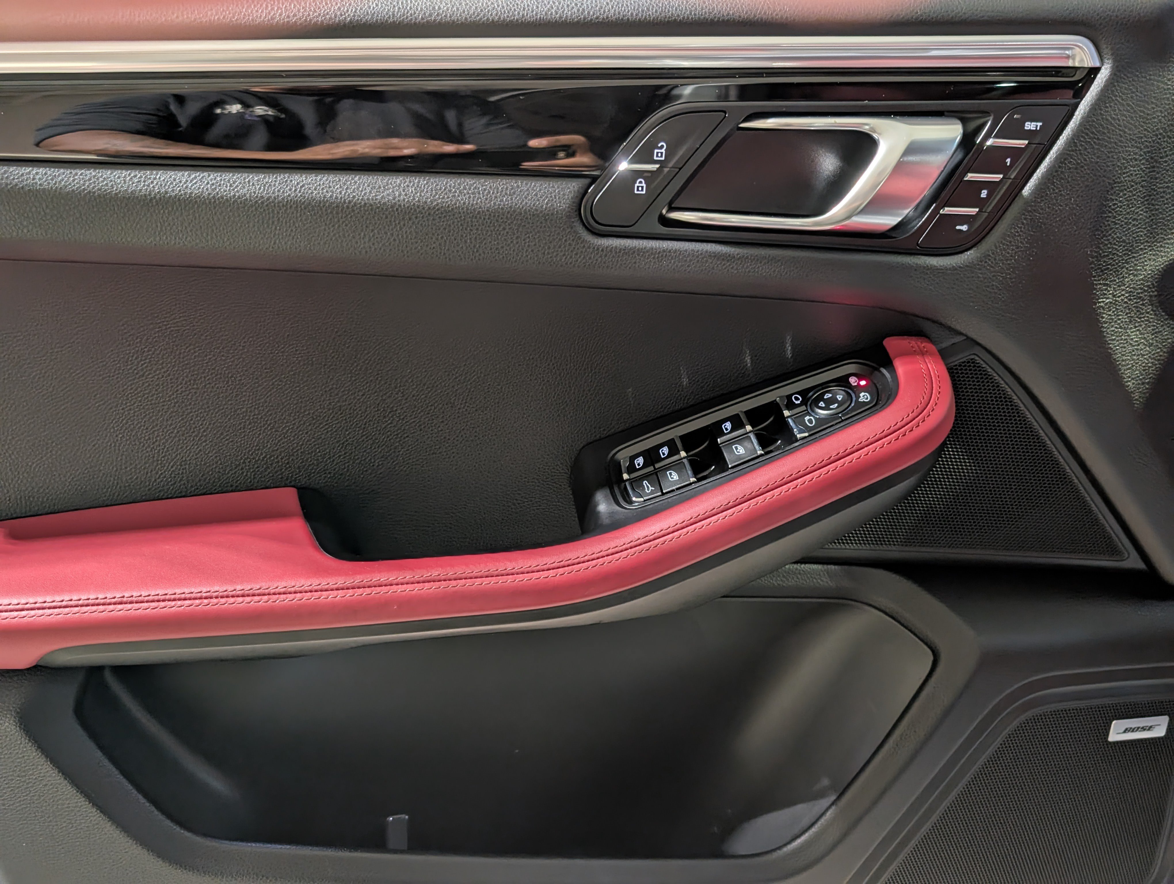 Certified 2020 Porsche Macan S AWD/4WD image 20