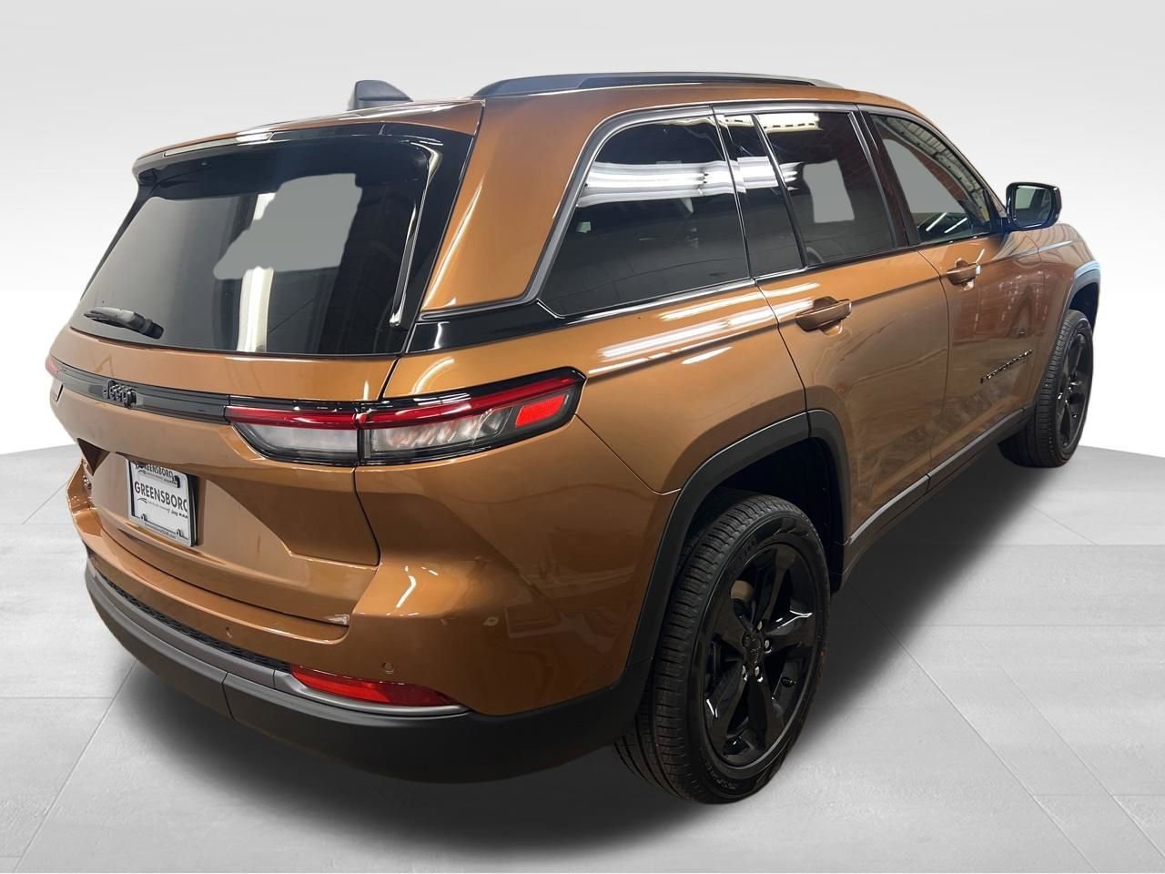 New 2026 Jeep Grand Cherokee Limited w/ Limited Altitude Package AWD/4WD image 4