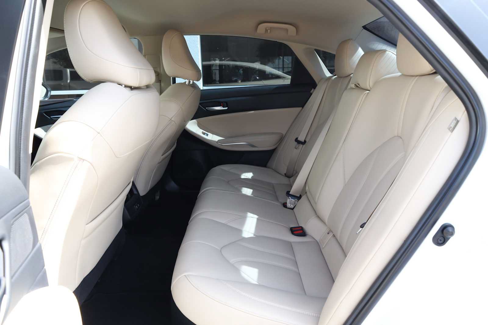 Used 2021 Toyota Avalon XLE FWD image 38
