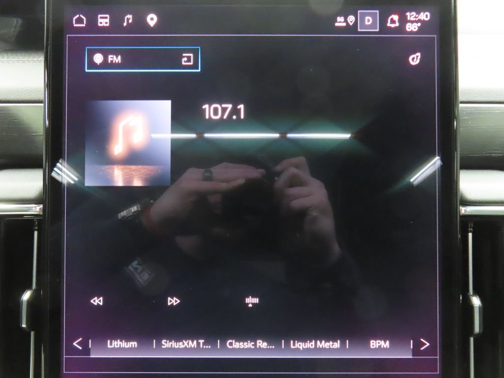 Used 2026 GMC Yukon Denali w/ Denali Reserve Package image 30