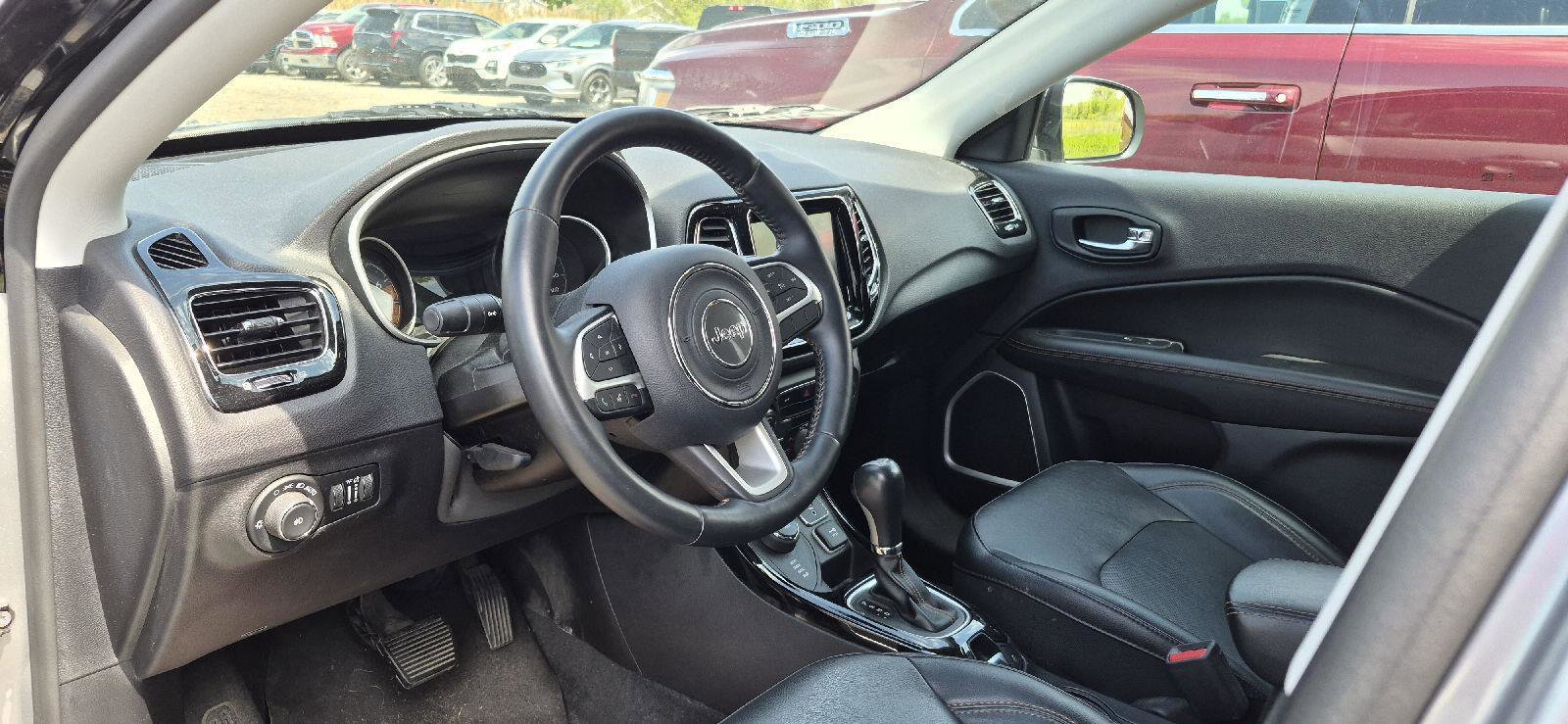 Used 2019 Jeep Compass Limited AWD/4WD image 8