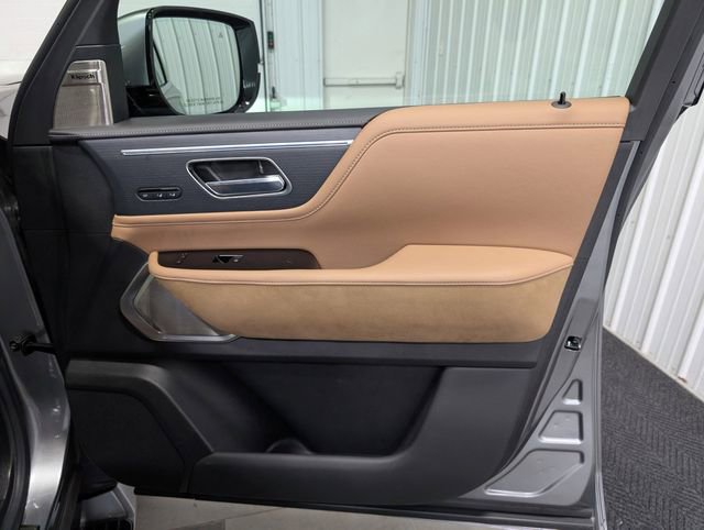 Used 2025 INFINITI QX80 Sensory image 31