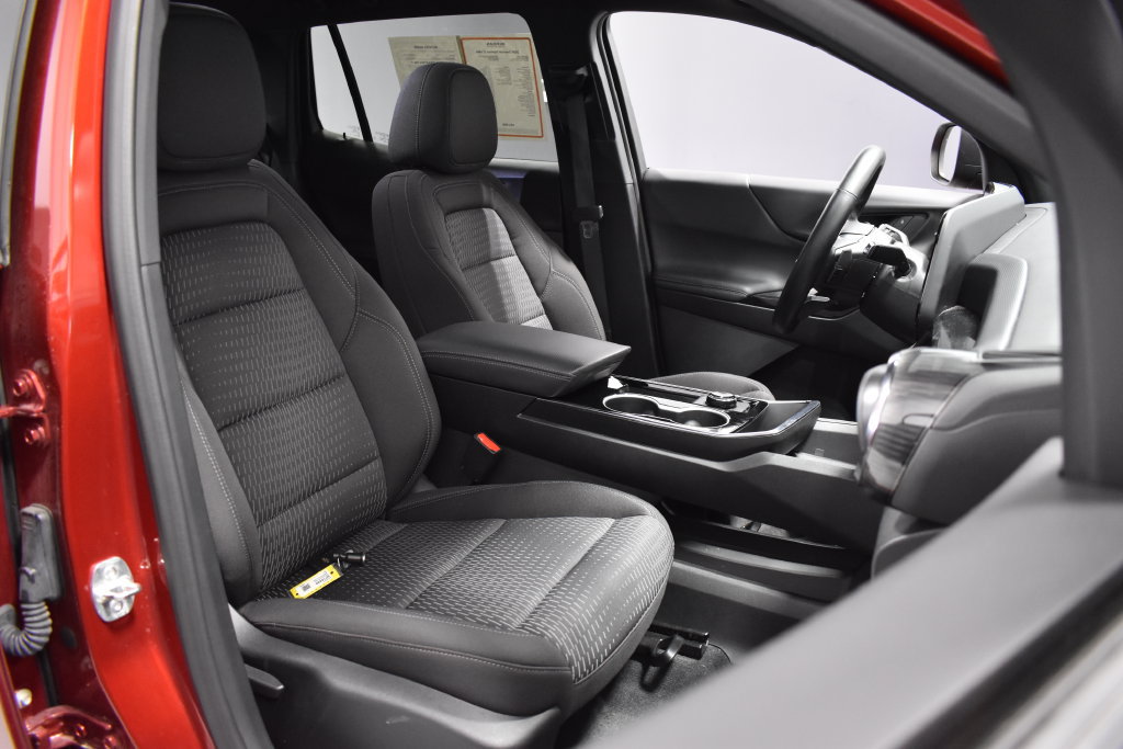 Used 2026 Chevrolet Equinox LT AWD/4WD image 14