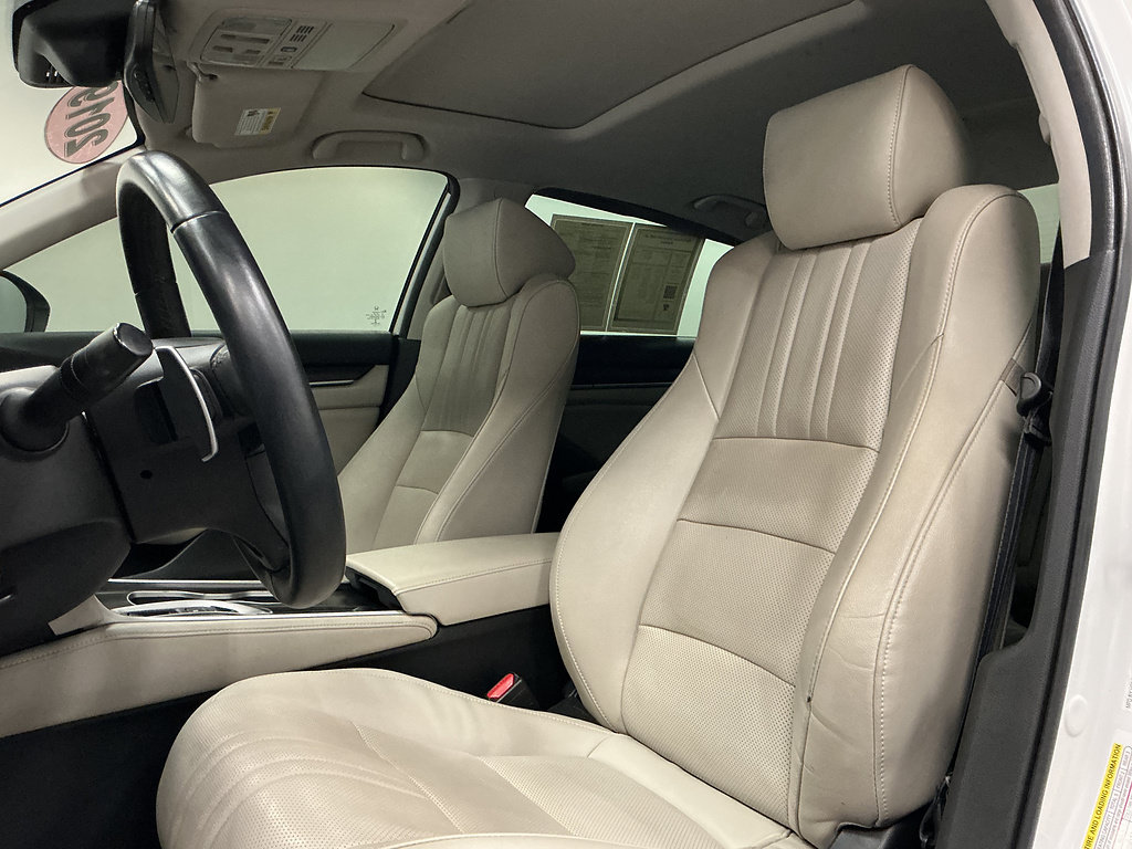 Used 2019 Honda Accord Touring image 9