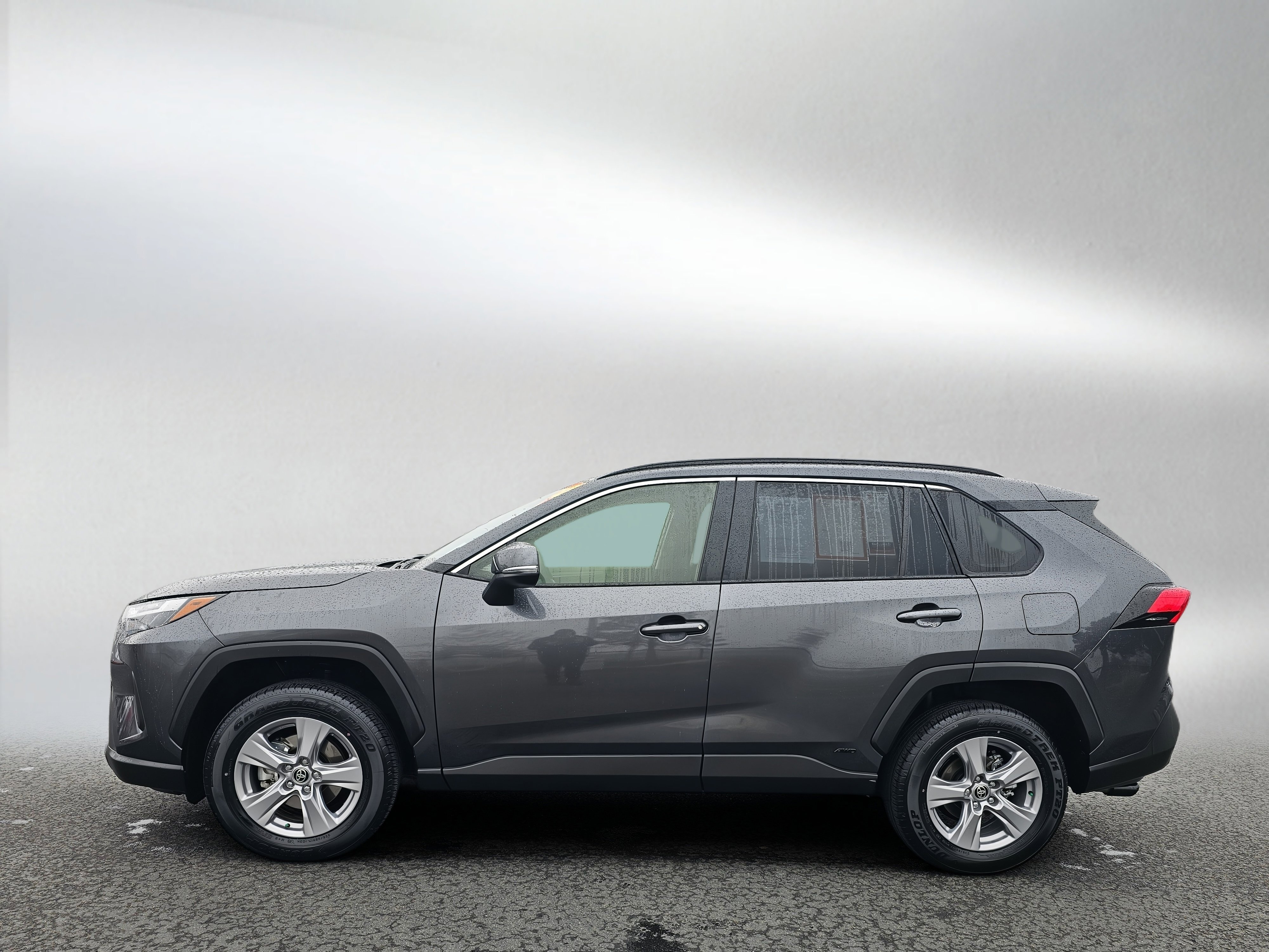 Used 2025 Toyota RAV4 XLE w/ Convenience Package image 2