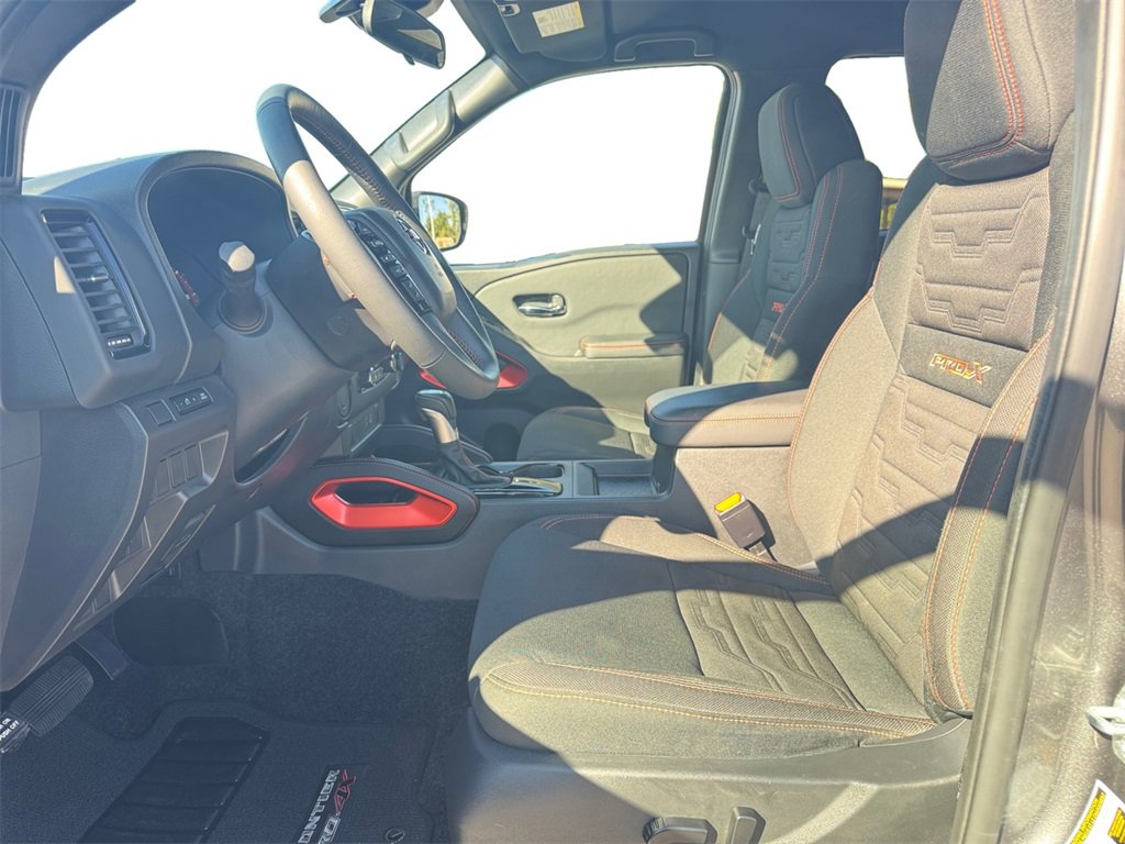 Used 2024 Nissan Frontier Pro-X image 9
