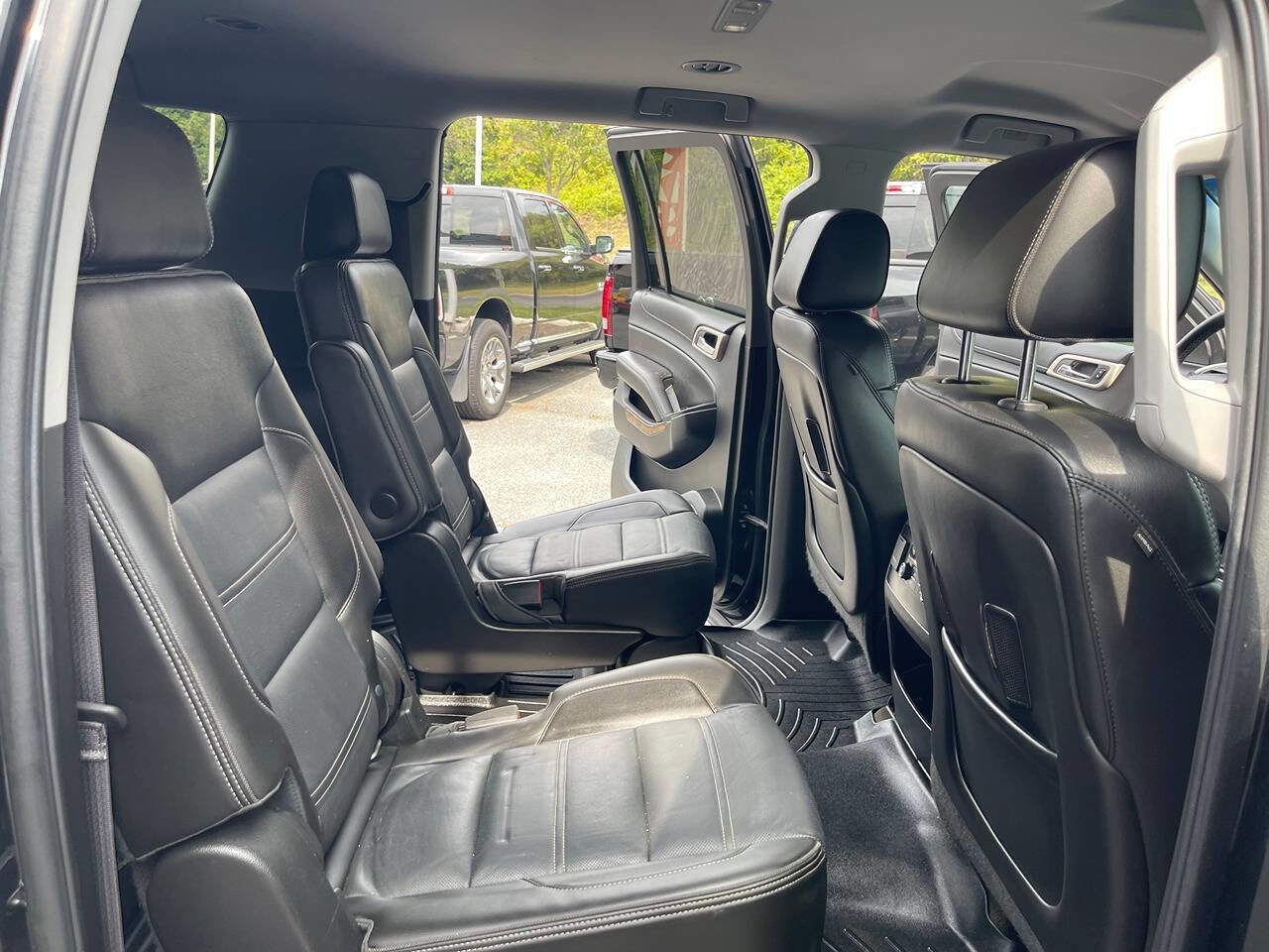 Used 2015 GMC Yukon XL Denali w/ Premium Package image 32