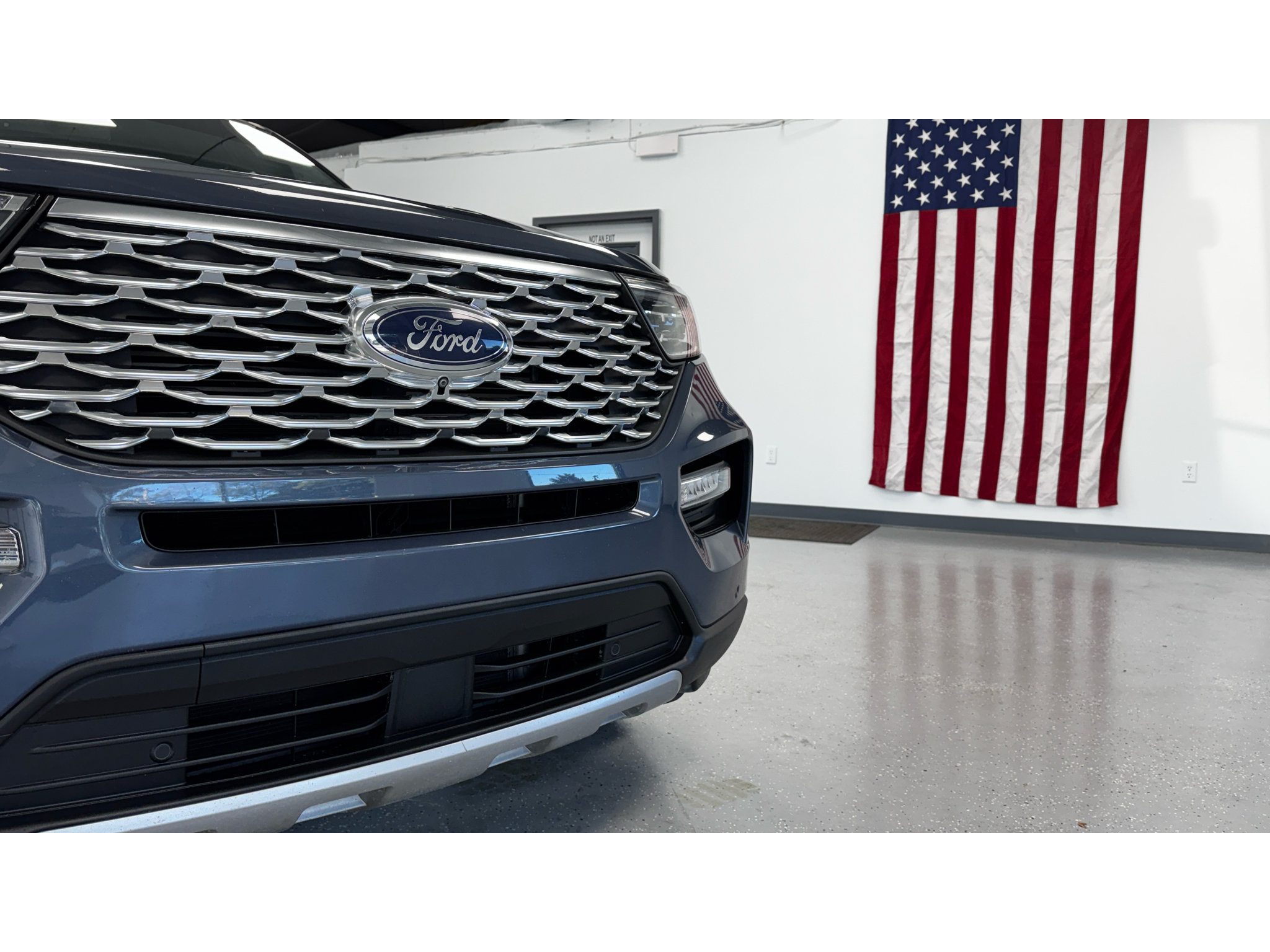 Used 2021 Ford Explorer Platinum w/ Equipment Group 601A AWD/4WD image 11