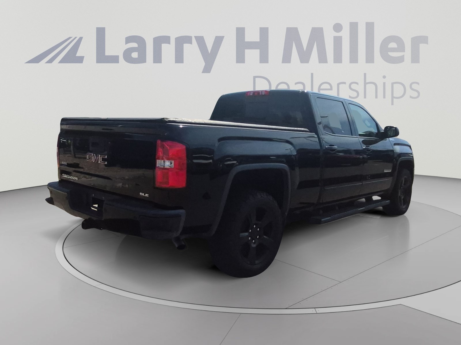 Used 2017 GMC Sierra 1500 SLE w/ Elevation Edition AWD/4WD image 5