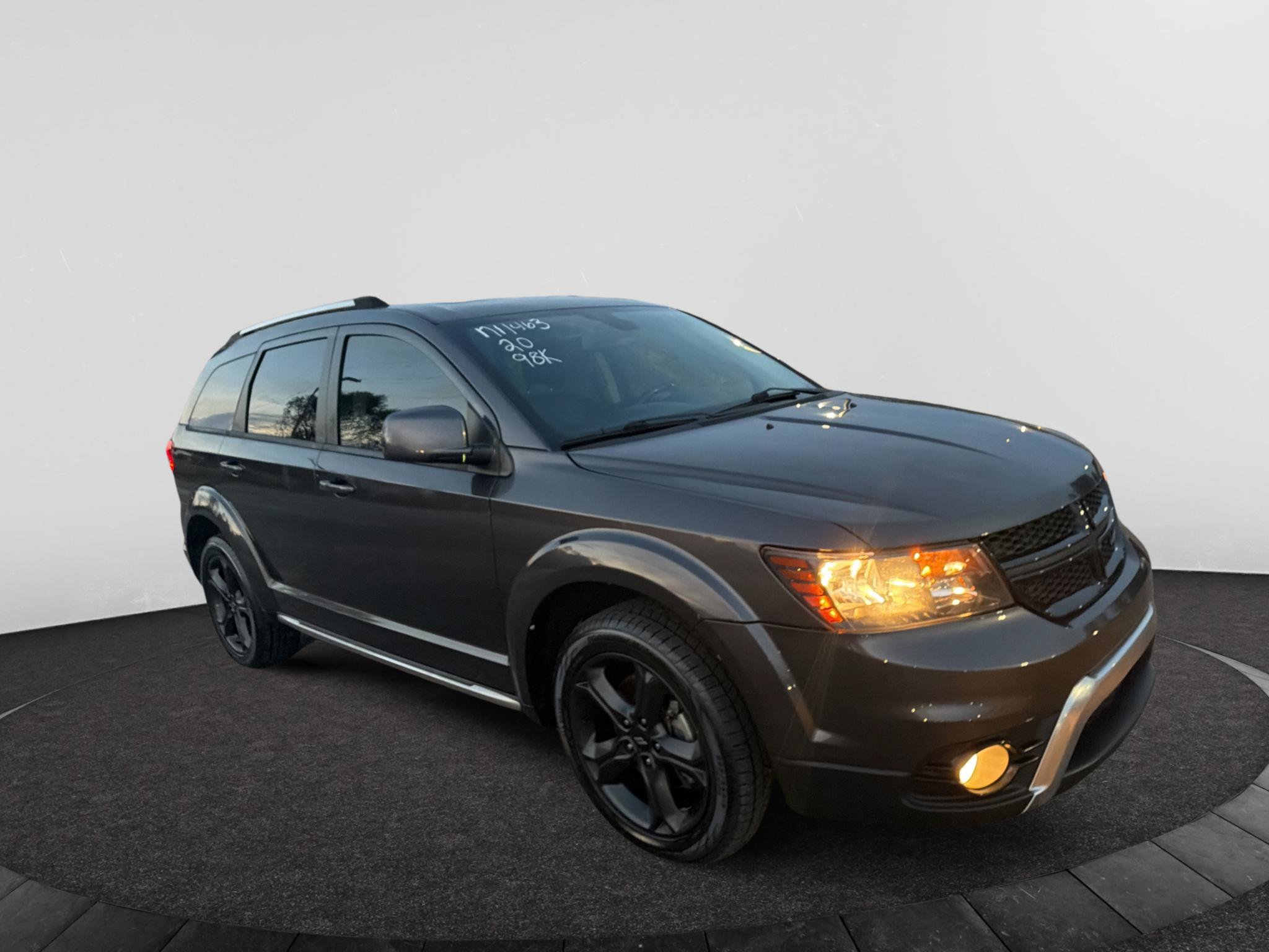 Used 2020 Dodge Journey Crossroad FWD image 3