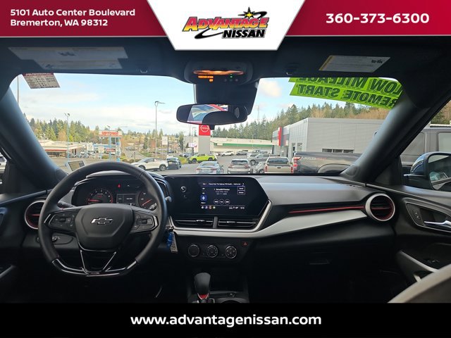 Used 2024 Chevrolet Trax RS FWD image 18