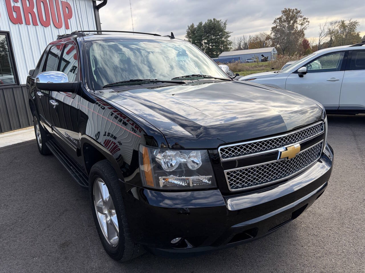 Used 2012 Chevrolet Avalanche LT w/ All-Star Edition AWD/4WD image 4