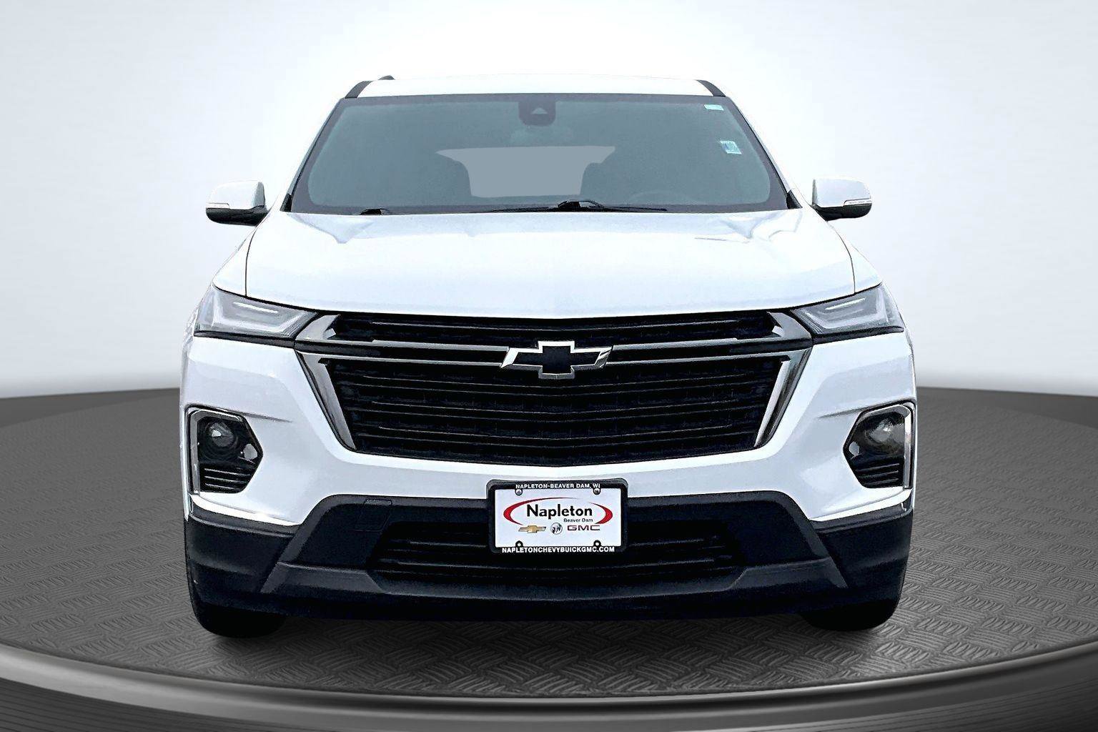 Used 2023 Chevrolet Traverse LT w/ Midnight/Sport Edition image 3